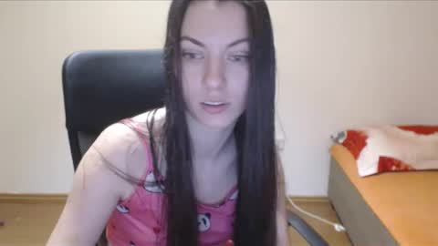 Vivian Gray online show from December 7, 7:32 pm