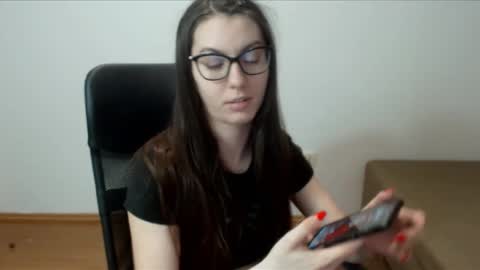 Vivian Gray online show from March 12, 8:10 pm