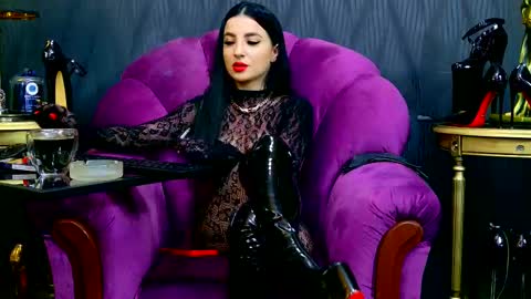 Snapshot of vivianreeve chatting on March 7, 1:51 pm Vivian Reeve online show from March 7, 1:51 pm