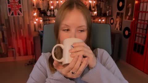 Snapshot of vivienleeigh chatting on December 24, 1:28 pm Vivien online show from December 24, 1:28 pm