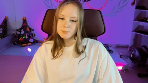 Snapshot of vivienleeigh chatting on December 26, 8:42 pm Vivien online show from December 26, 8:42 pm