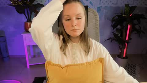 Snapshot of vivienleeigh chatting on January 8, 1:20 pm Vivien online show from January 8, 1:20 pm