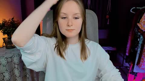 Snapshot of vivienleeigh chatting on January 10, 1:09 pm Vivien online show from January 10, 1:09 pm