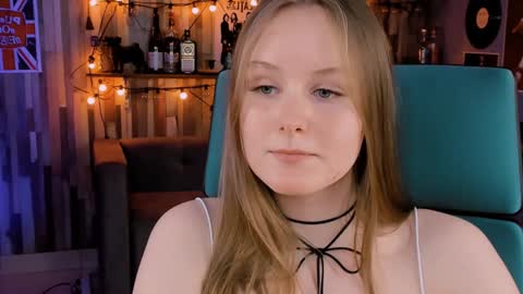 Snapshot of vivienleeigh chatting on January 14, 8:37 pm Vivien online show from January 14, 8:37 pm