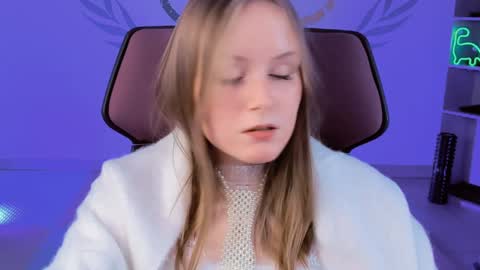 Snapshot of vivienleeigh chatting on February 7, 8:31 pm Vivien online show from February 7, 8:31 pm