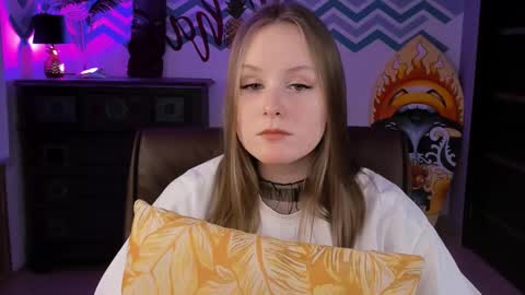 Snapshot of vivienleeigh chatting on March 2, 12:11 pm Vivien online show from March 2, 12:11 pm