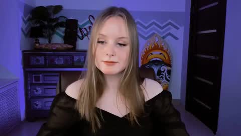 Snapshot of vivienleeigh chatting on March 12, 4:13 pm Vivien online show from March 12, 4:13 pm