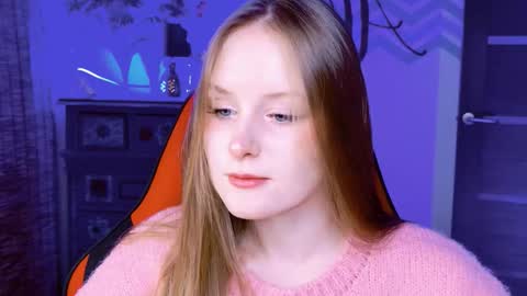 Snapshot of vivienleeigh chatting on October 6, 1:30 pm Vivien online show from October 6, 1:30 pm