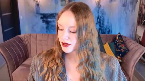 Snapshot of vivienleeigh chatting on November 9, 7:06 am Vivien online show from November 9, 7:06 am