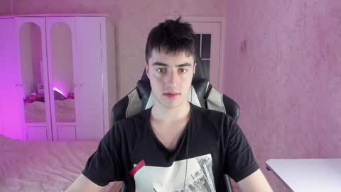 Snapshot of vlad1605 chatting on December 3, 11:13 pm Martin online show from December 3, 11:13 pm