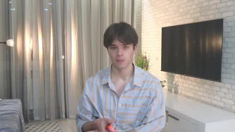 Snapshot of vladaesthetics chatting on December 13, 10:15 pm Vladaesthetics online show from December 13, 10:15 pm