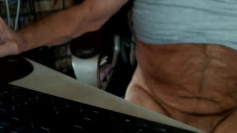 Snapshot of vnpg92 chatting on February 9, 9:17 pm vnpg92 online show from February 9, 9:17 pm