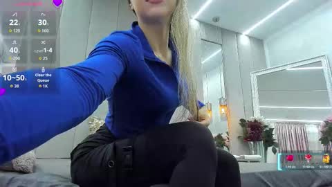 Snapshot of von_dee chatting on September 26, 5:22 am von_dee online show from September 26, 5:22 am