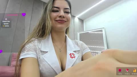 Snapshot of von_dee chatting on October 19, 5:08 am von_dee online show from October 19, 5:08 am