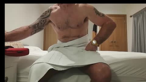 voyeur1391365 online show from September 17, 7:37 pm