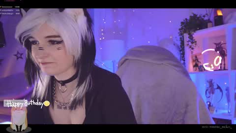 vronnier online show from February 21, 9:32 pm