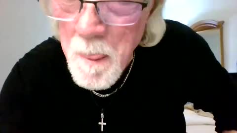 Snapshot of w3llbit chatting on December 10, 6:01 am w3llbit online show from December 10, 6:01 am