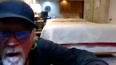 Snapshot of w3llbit chatting on February 9, 2:17 am w3llbit online show from February 9, 2:17 am