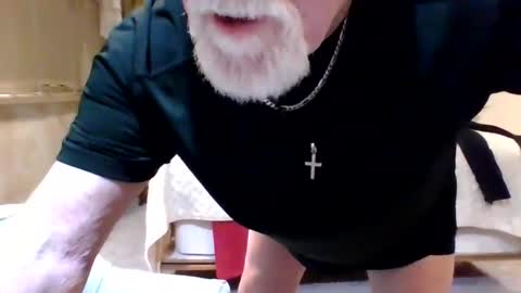 Snapshot of w3llbit chatting on March 5, 6:44 am w3llbit online show from March 5, 6:44 am