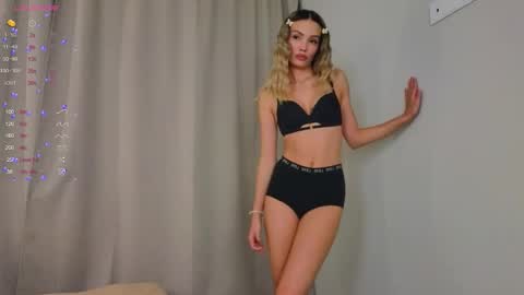 Nicole  Johny online show from November 26, 8:21 pm