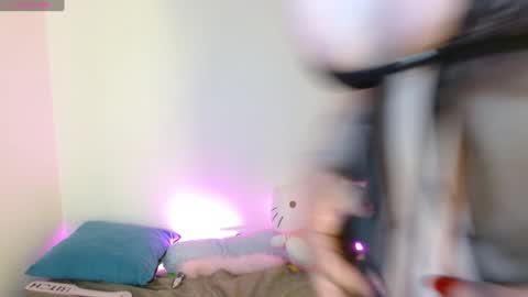 Snapshot of w_kittycat chatting on December 7, 5:31 pm kitty SUPORT ME AND MY BABY SINGLE MOMY online show from December 7, 5:31 pm