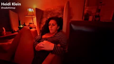 wakehimup online show from November 26, 8:37 am