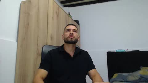 WALTER BROWN  online show from November 9, 3:10 pm