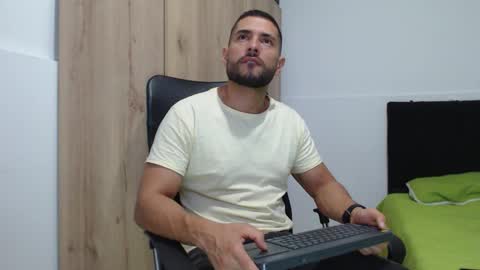 WALTER BROWN  online show from November 26, 8:54 pm