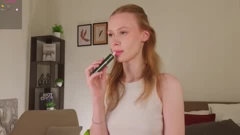 Snapshot of wandaalsbrook chatting on September 18, 11:29 pm Emi online show from September 18, 11:29 pm