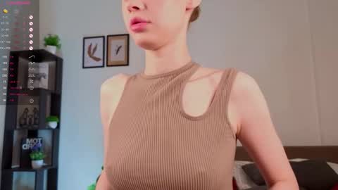 Snapshot of wandaalsbrook chatting on September 26, 11:31 pm Emi online show from September 26, 11:31 pm