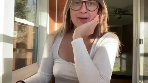 Jade  Adonis online show from December 5, 2:00 pm