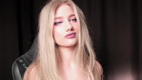 waterfallwoods online show from January 22, 5:26 am