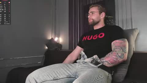 Snapshot of waynemiller_ chatting on November 22, 4:55 am Wayne online show from November 22, 4:55 am