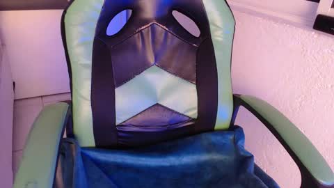 Snapshot of we_n_you chatting on November 16, 1:06 pm Trixie 3 online show from November 16, 1:06 pm