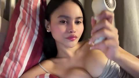 Maggie online show from October 5, 4:27 pm