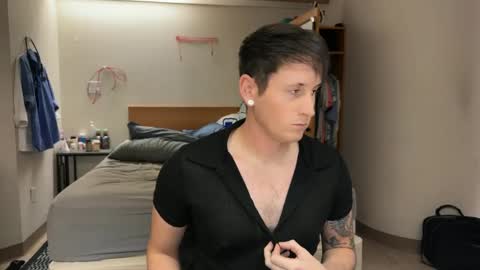 Snapshot of webslingxxxx chatting on December 4, 10:41 pm webslingxxxx online show from December 4, 10:41 pm