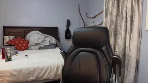 Snapshot of webslingxxxx chatting on December 26, 12:46 am webslingxxxx online show from December 26, 12:46 am