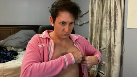 Snapshot of webslingxxxx chatting on January 2, 1:06 am webslingxxxx online show from January 2, 1:06 am