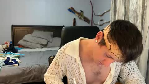 Snapshot of webslingxxxx chatting on March 12, 12:53 am webslingxxxx online show from March 12, 12:53 am