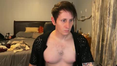 Snapshot of webslingxxxx chatting on December 17, 1:22 am webslingxxxx online show from December 17, 1:22 am