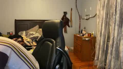 Snapshot of webslingxxxx chatting on December 18, 12:06 am webslingxxxx online show from December 18, 12:06 am