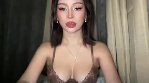 Marie Pelie online show from November 19, 5:46 pm