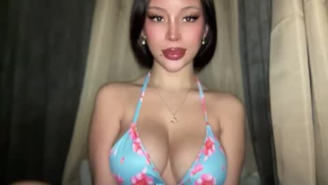 Marie Pelie online show from November 21, 8:51 pm