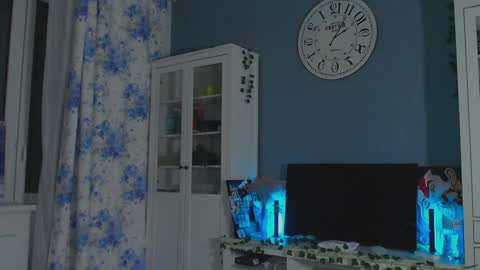  moon  online show from December 29, 4:51 pm