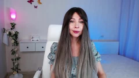 Snapshot of wendifoster chatting on December 23, 8:57 pm Wendi Foster online show from December 23, 8:57 pm