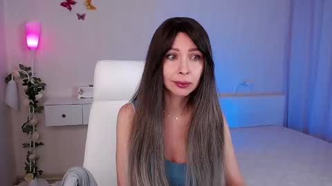 Snapshot of wendifoster chatting on February 19, 6:10 pm Wendi Foster online show from February 19, 6:10 pm