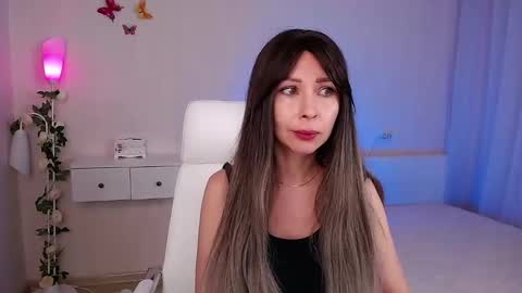 Snapshot of wendifoster chatting on February 25, 5:47 pm Wendi Foster online show from February 25, 5:47 pm