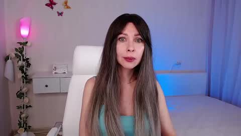 Snapshot of wendifoster chatting on February 27, 4:21 pm Wendi Foster online show from February 27, 4:21 pm