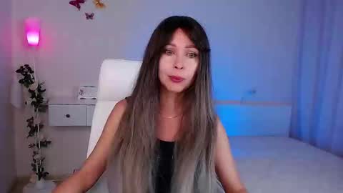 Snapshot of wendifoster chatting on September 23, 6:33 pm Wendi Foster online show from September 23, 6:33 pm