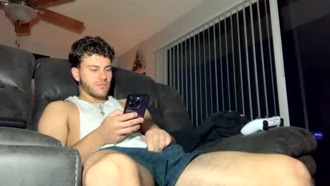 Snapshot of wentbrokeonstrippers chatting on December 5, 9:28 am Topjitt online show from December 5, 9:28 am